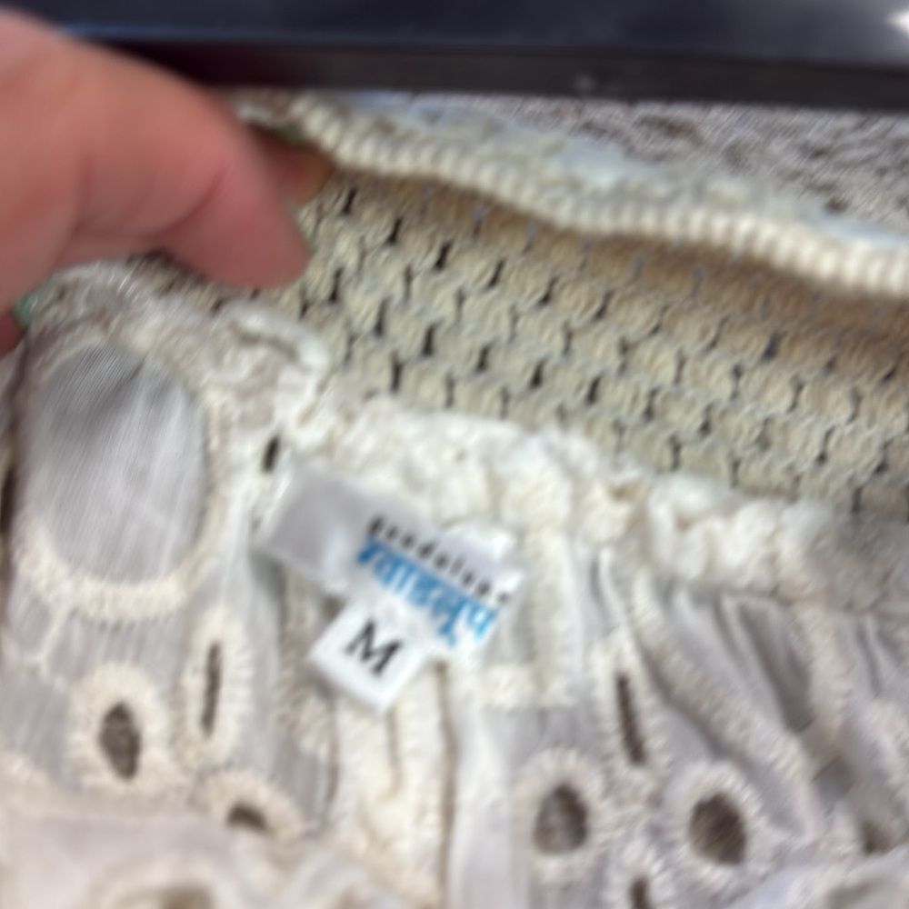 GUADALUPE Beautiful Cover Up Beach Shorts - Size Medium - Picture 3 of 4